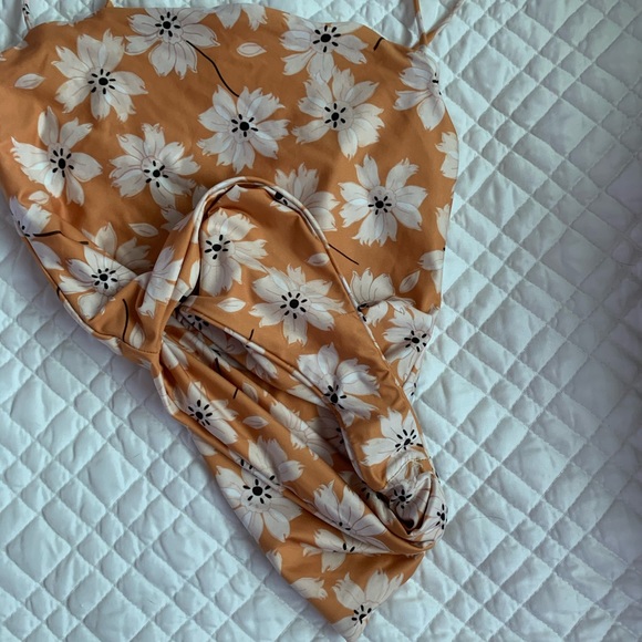 Swimsuit - Picture 4 of 5